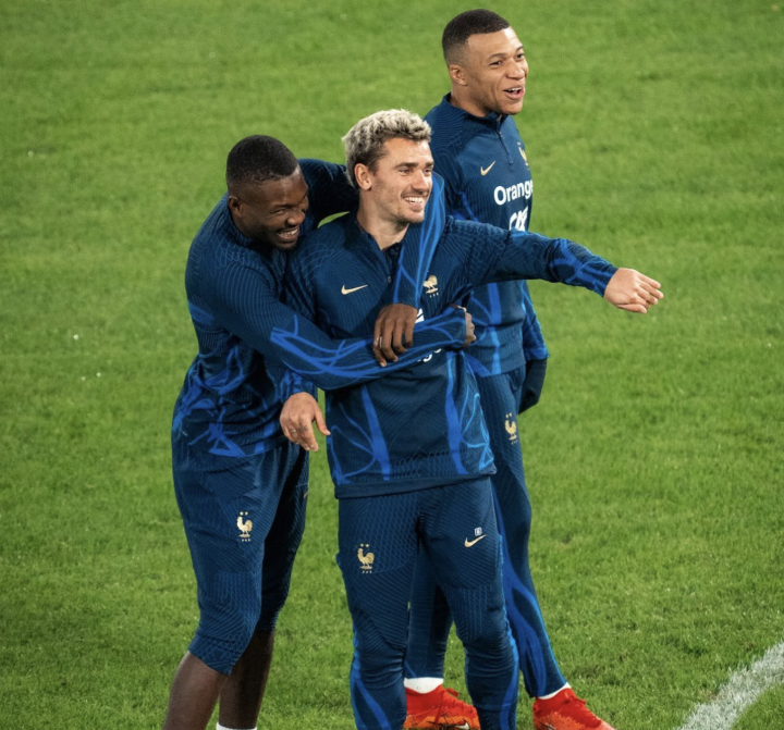 关于英超战况：圣安东尼奥马刺防线稳固，纽约尼克斯进攻受阻，格列兹曼成最佳的信息